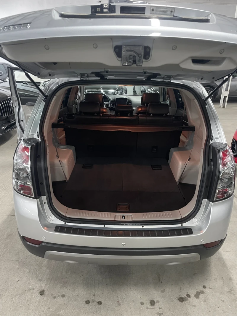 Chevrolet Captiva 2.2D/4x4/подгрев/камера/7местен/кожа/НОВА!!!, снимка 17 - Автомобили и джипове - 52888139