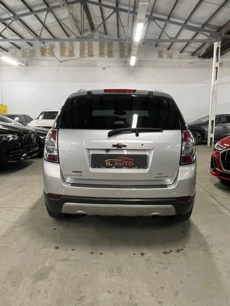 Chevrolet Captiva 2.2D/4x4/подгрев/камера/7местен/кожа/НОВА!!!, снимка 4 - Автомобили и джипове - 52888139