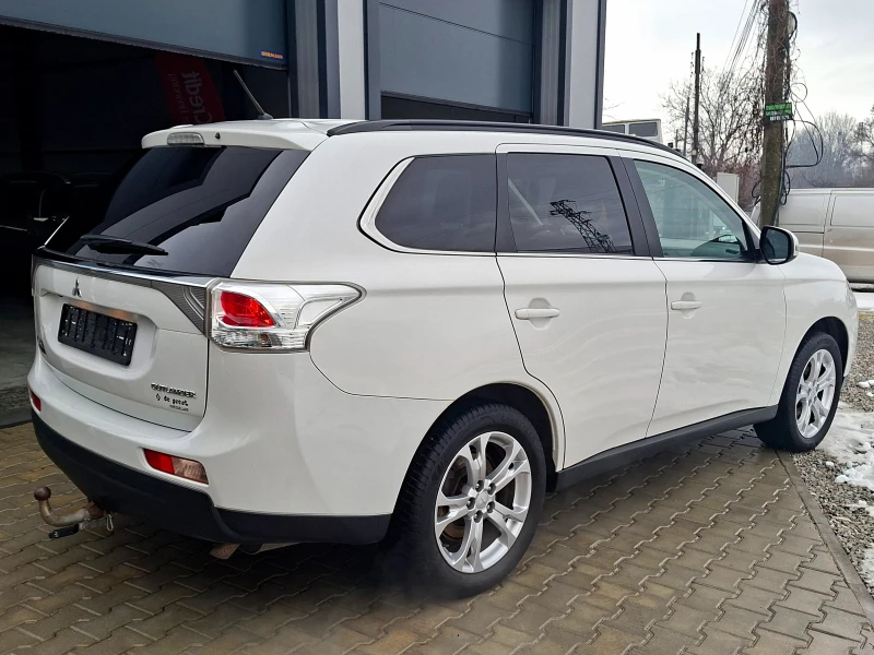 Mitsubishi Outlander 2.2Did * ПОДАРЪК* КОЖА* НАВИ* КАМЕРА* ПОДГРЕВ* ОБД, снимка 5 - Автомобили и джипове - 53393373