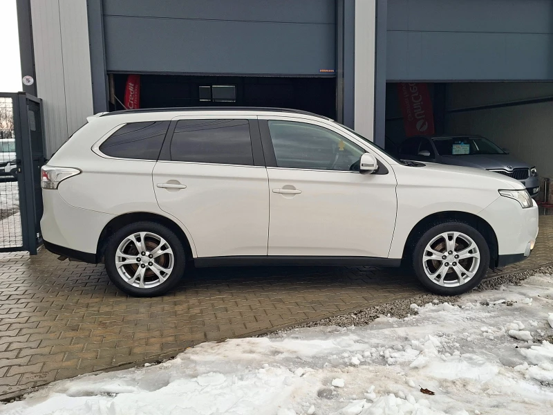 Mitsubishi Outlander 2.2Did * ПОДАРЪК* КОЖА* НАВИ* КАМЕРА* ПОДГРЕВ* ОБД, снимка 4 - Автомобили и джипове - 53393373