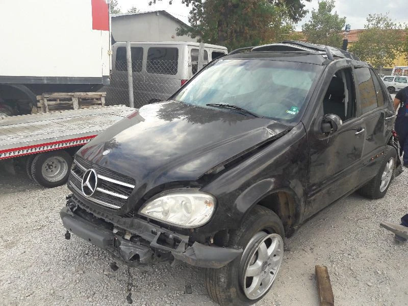 Mercedes-Benz ML 4.0 cdi, снимка 1 - Автомобили и джипове - 34213632