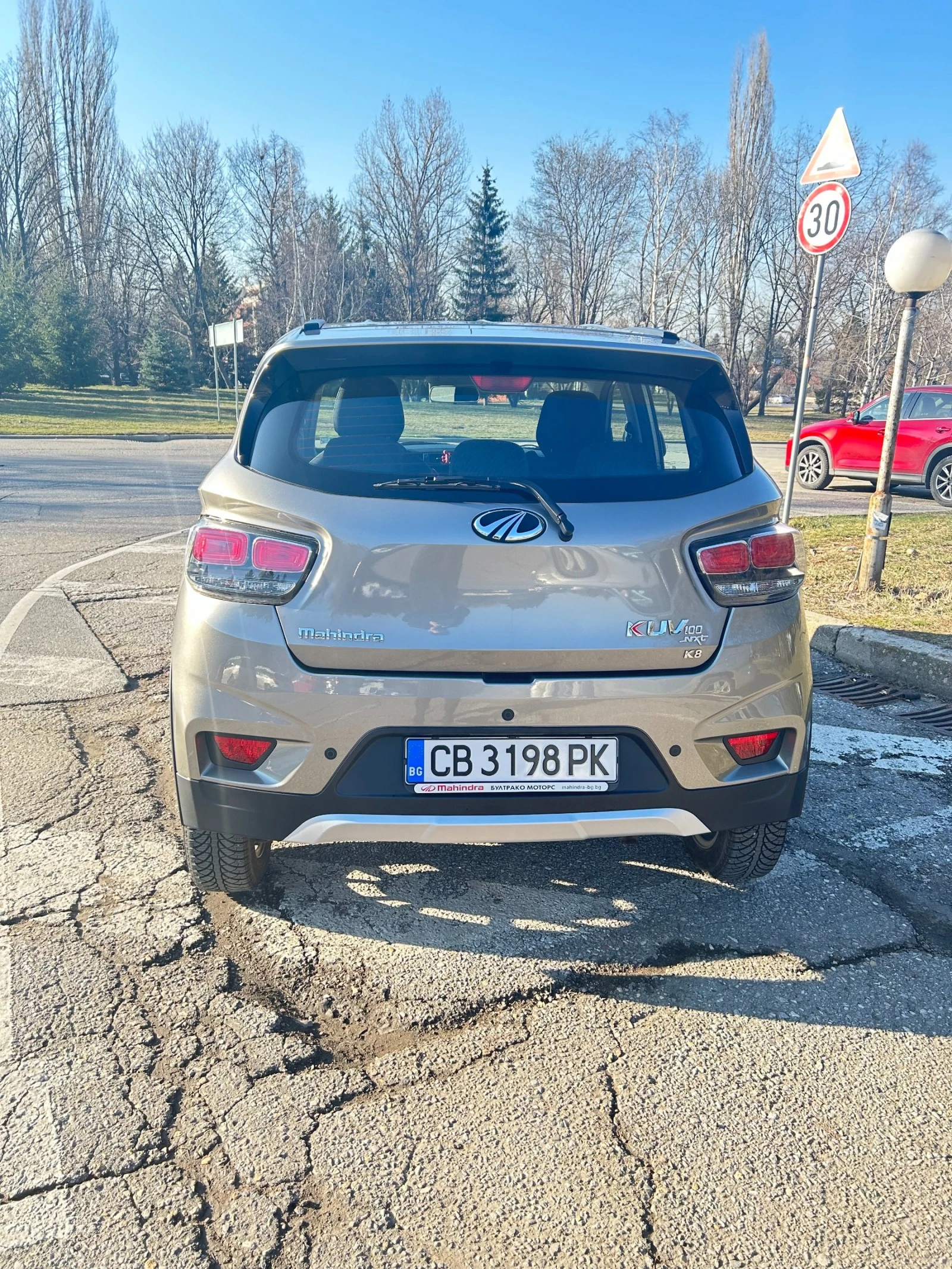 Mahindra KUV 100 NXT K8 - изображение 4