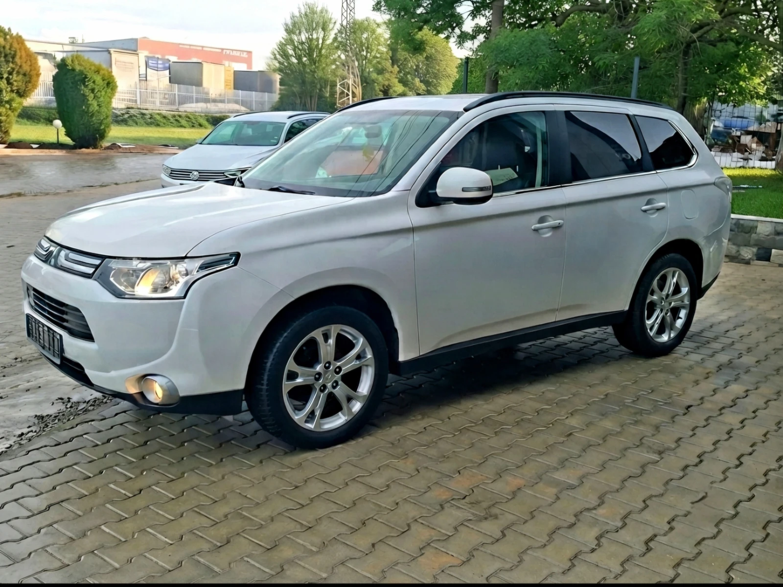 Mitsubishi Outlander 2.2Did * ПОДАРЪК* КОЖА* НАВИ* КАМЕРА* ПОДГРЕВ* ОБД