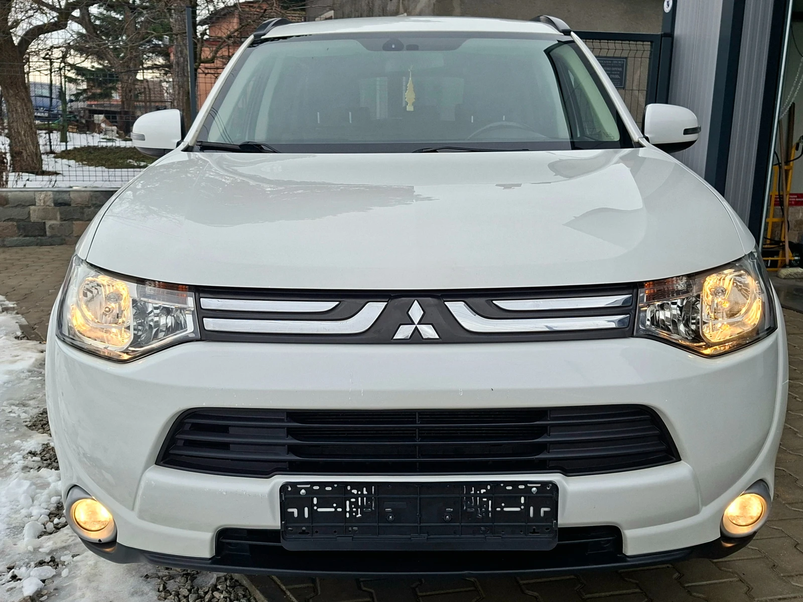 Mitsubishi Outlander 2.2Did * ПОДАРЪК* КОЖА* НАВИ* КАМЕРА* ПОДГРЕВ* ОБД - изображение 2