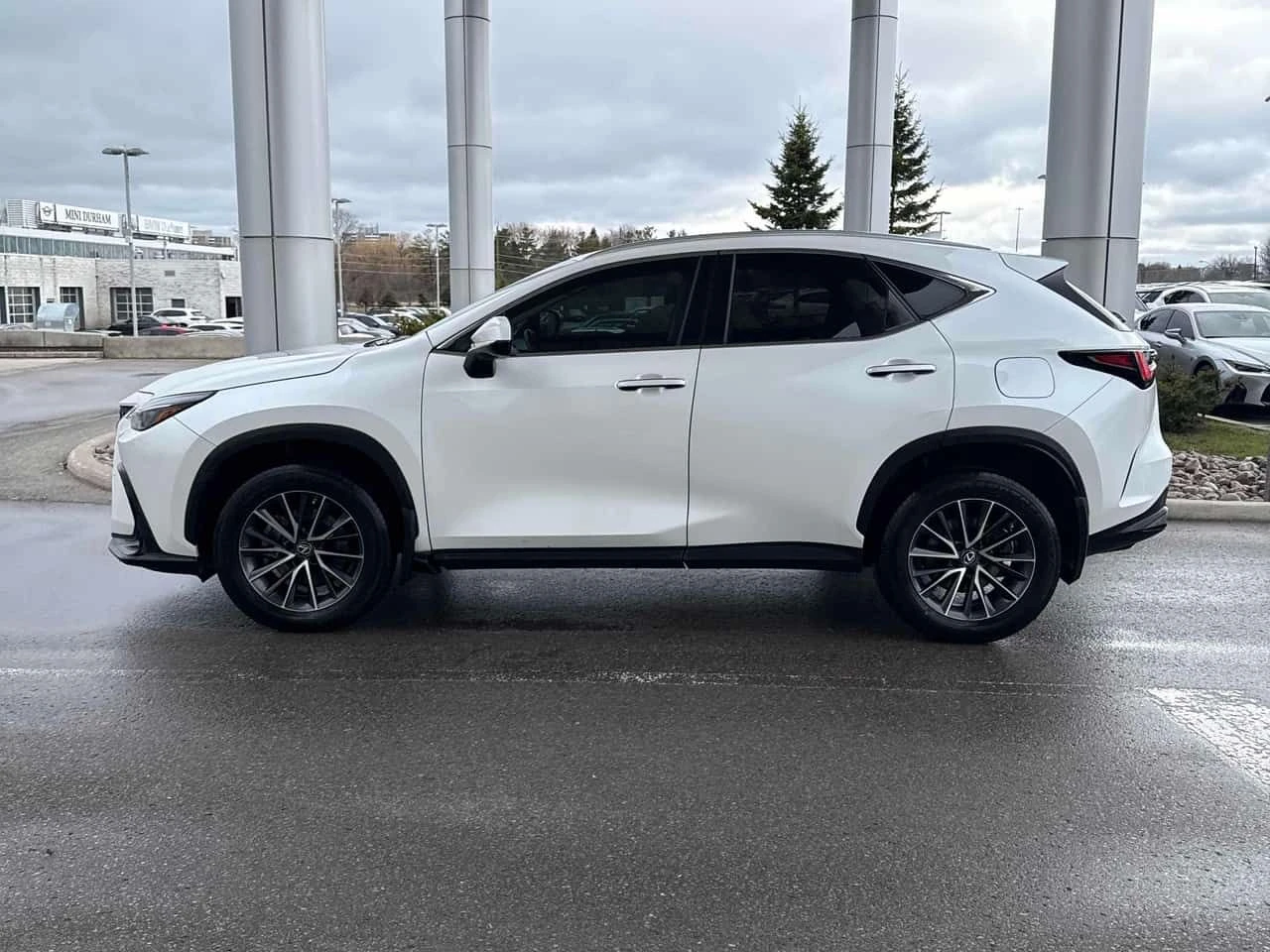 Lexus NX * 250 AWD * 2 КЛЮЧА* ПОДГРЕВ* KEYLESS* , снимка 2 - Автомобили и джипове - 54178117