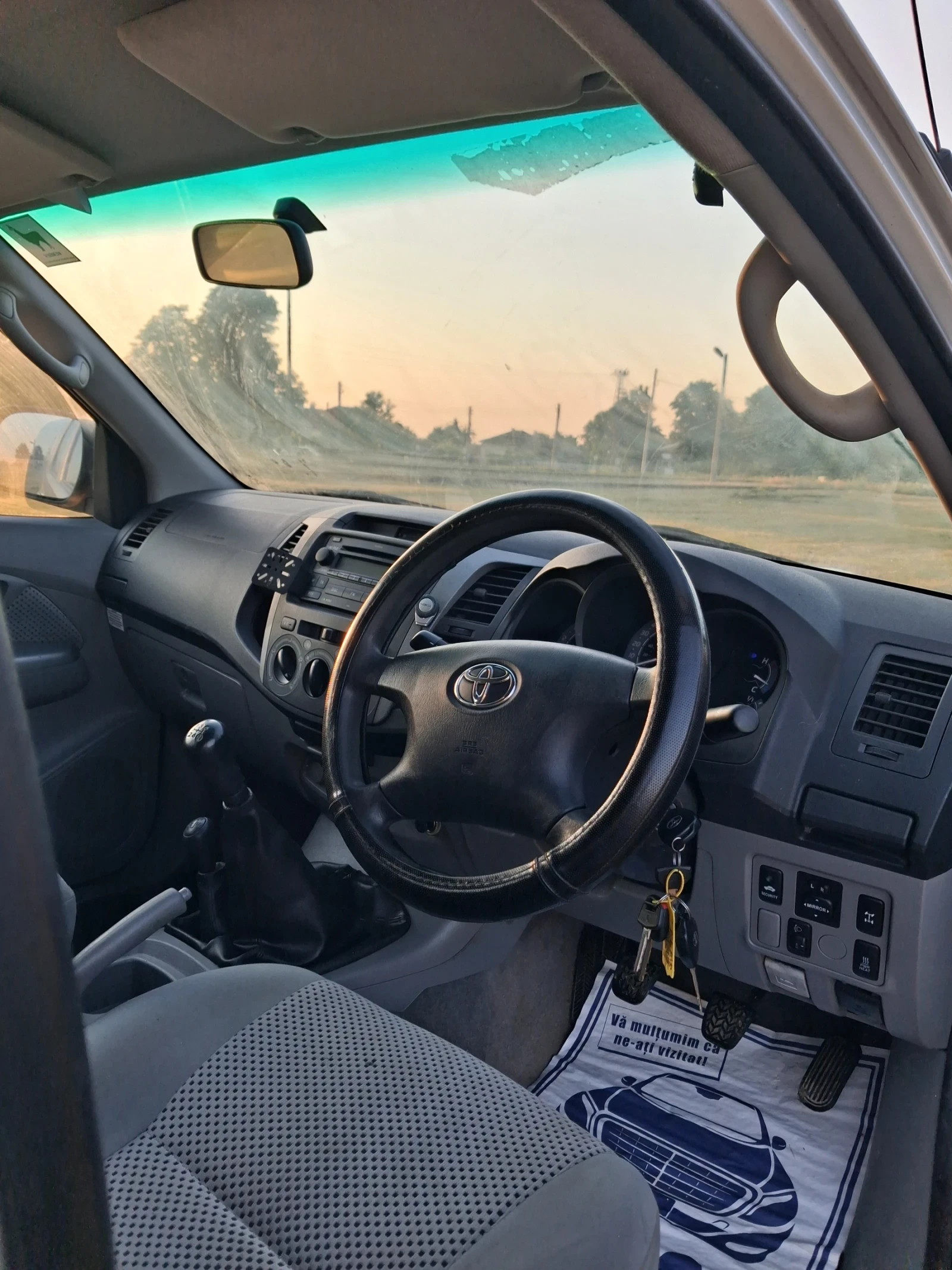 Toyota Hilux 4x4 2.5 Dizel, снимка 9 - Автомобили и джипове - 55225037