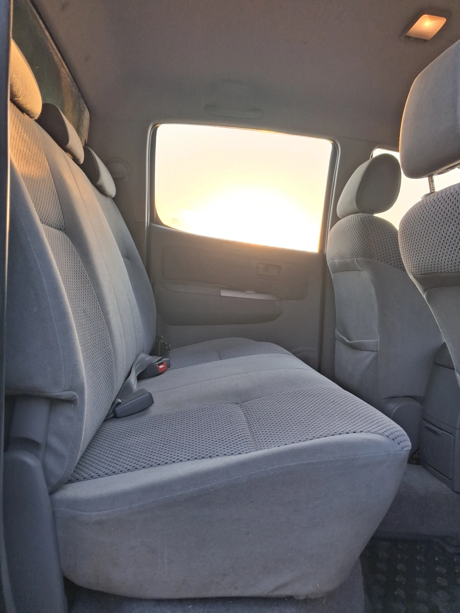 Toyota Hilux 4x4 2.5 Dizel, снимка 11 - Автомобили и джипове - 55225037