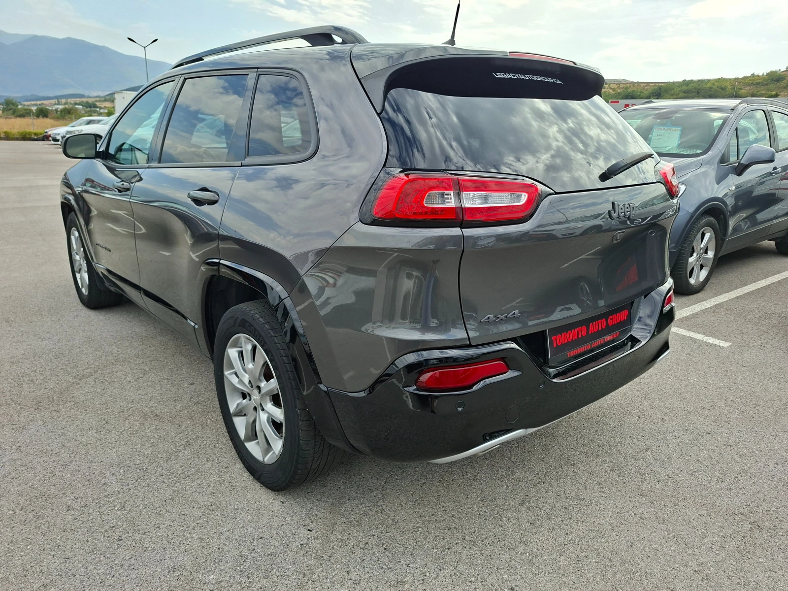 Jeep Cherokee 2.4 4x4, снимка 4 - Автомобили и джипове - 56041263