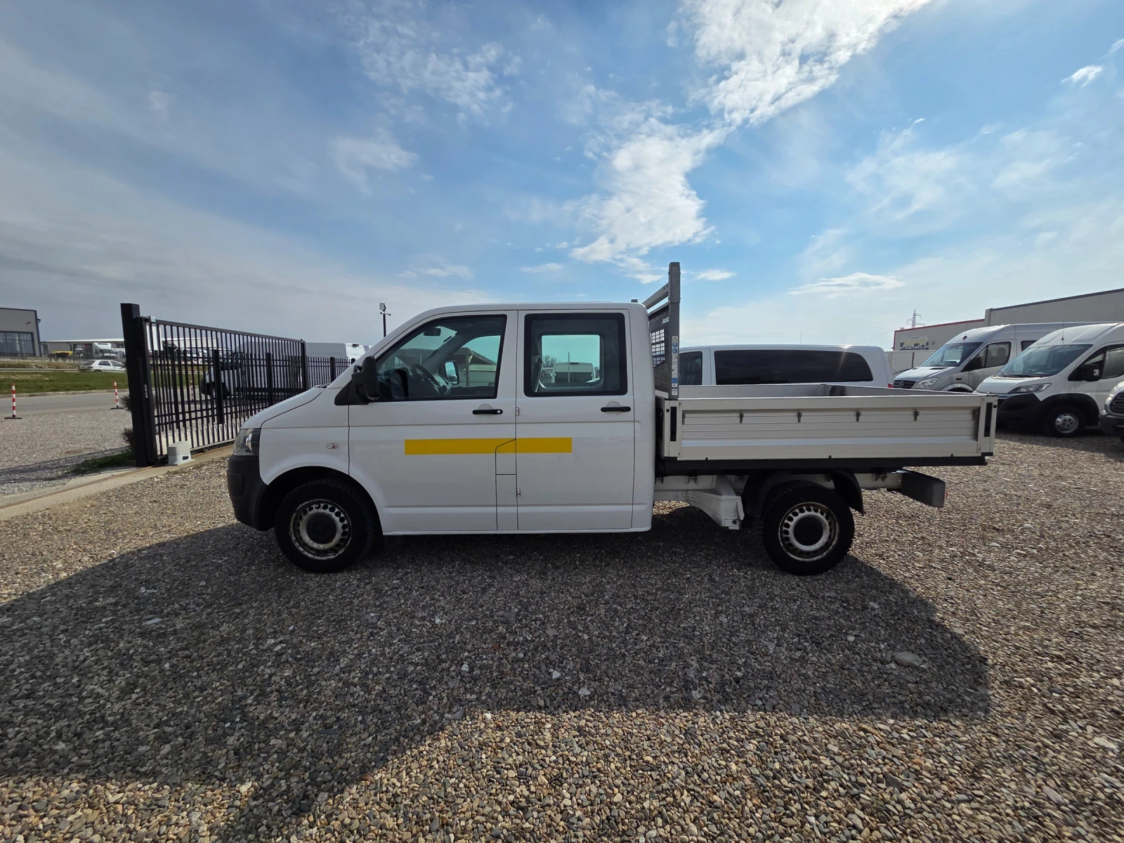 VW T5 2.0TDI klimatik 6места , снимка 3 - Бусове и автобуси - 53721861