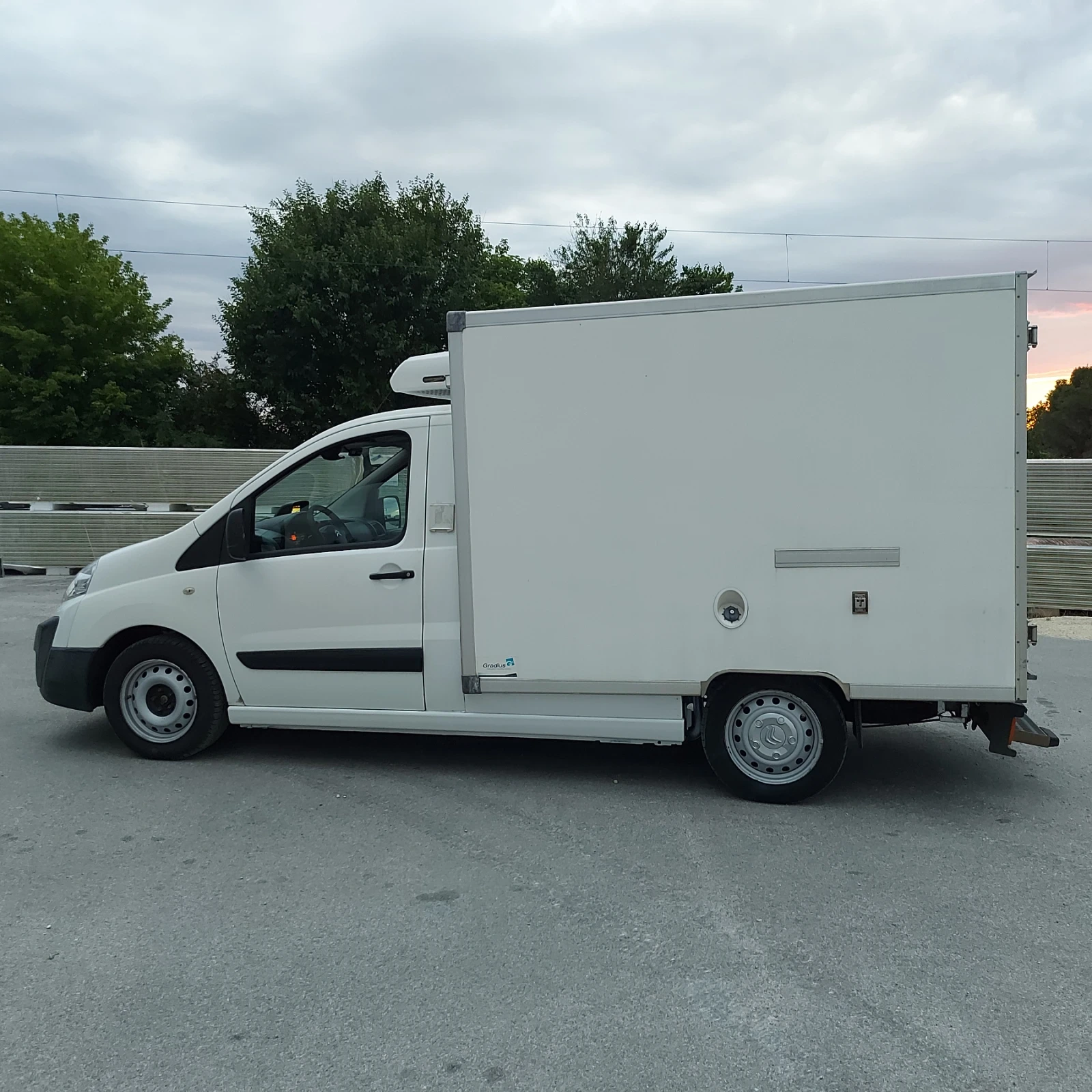 Citroen Jumpy хладилен с климатик, снимка 6 - Бусове и автобуси - 55398684