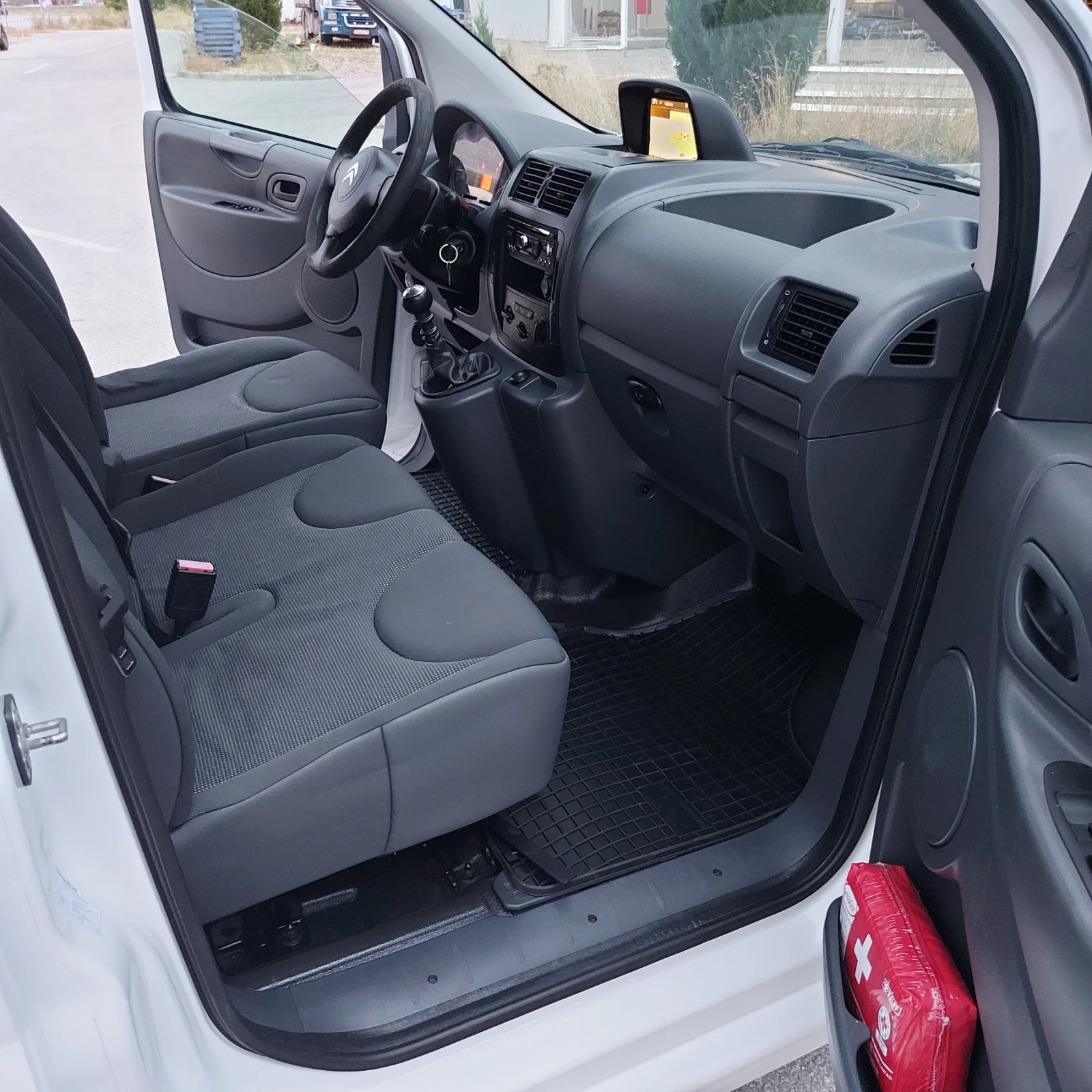 Citroen Jumpy хладилен с климатик, снимка 10 - Бусове и автобуси - 55398684