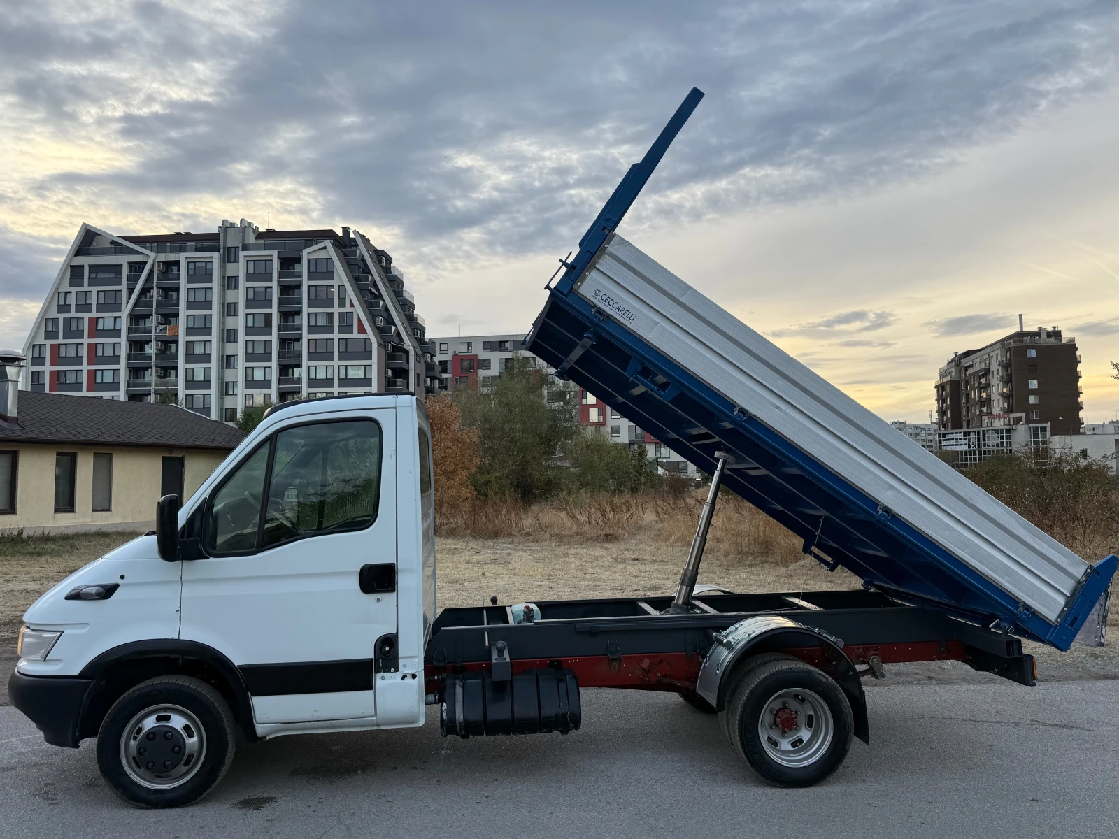 Iveco 35c13 3-стр самосвал, снимка 7 - Бусове и автобуси - 56433887
