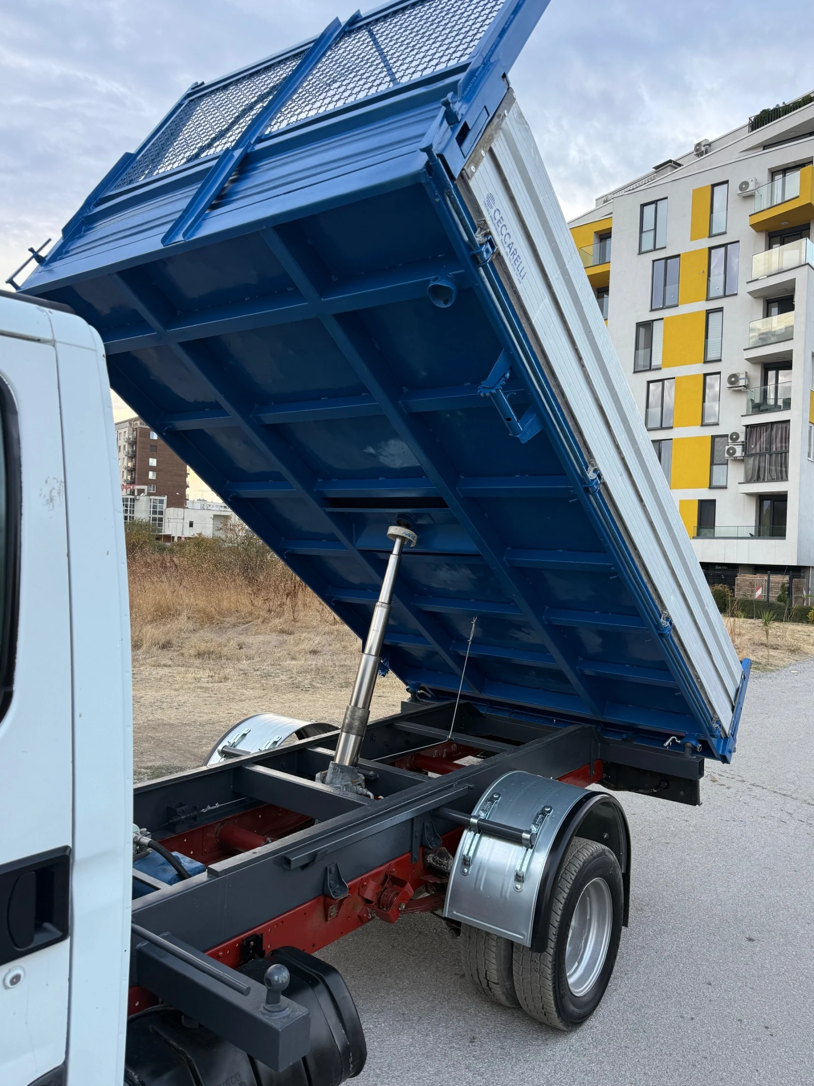 Iveco 35c13 3-стр самосвал, снимка 8 - Бусове и автобуси - 56433887