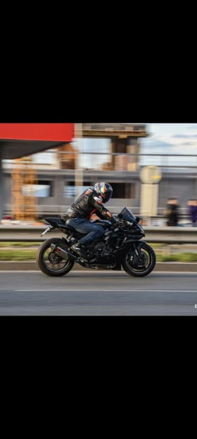  Yamaha YZF-R1