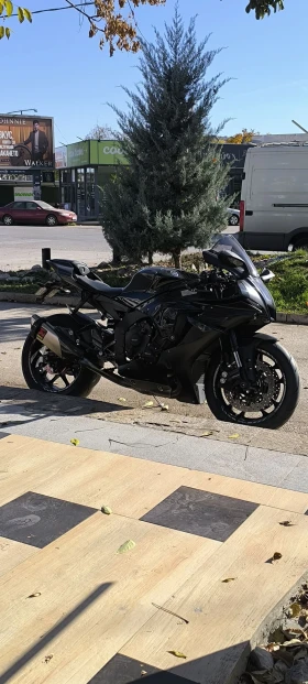  Yamaha YZF-R1