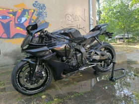  Yamaha YZF-R1