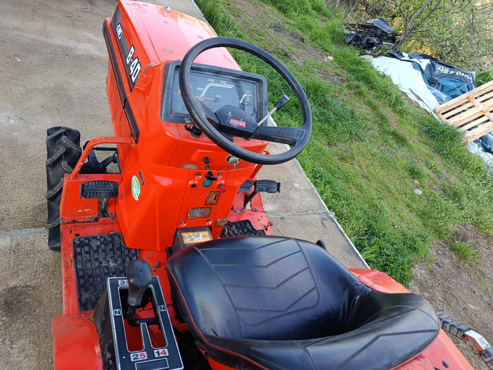Трактор Kubota B40, снимка 5 - Селскостопанска техника - 54239811