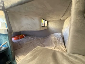 Моторна яхта Larson San Marino * Пълно обслужване и реновиране 2024г* , снимка 17