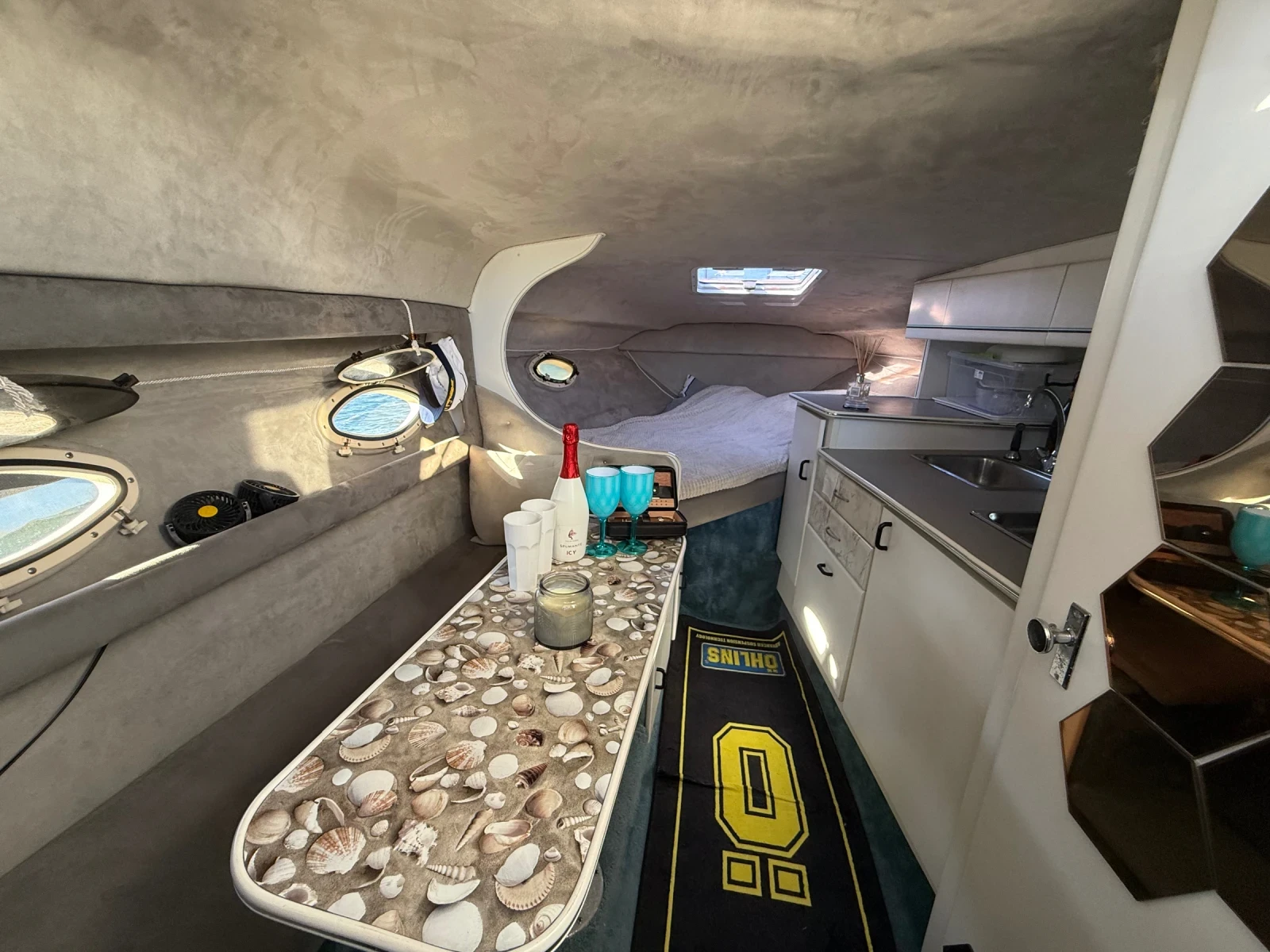   Larson San Marino *     2024*  | Mobile.bg   13