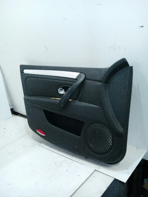 Кора врата предна лява Рено Лагуна