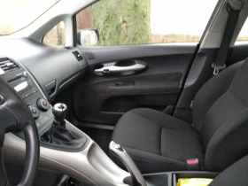 Toyota Auris, снимка 15