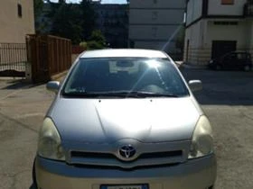  Toyota Corolla verso