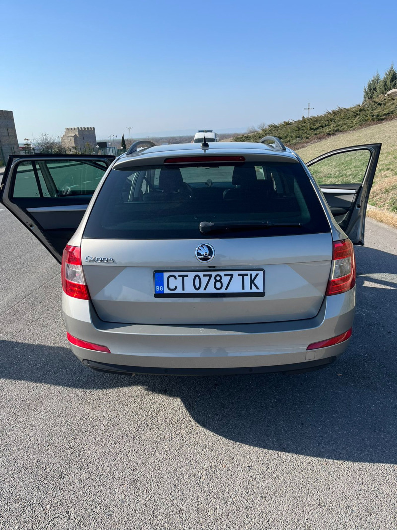 Skoda Octavia, снимка 9 - Автомобили и джипове - 46389969