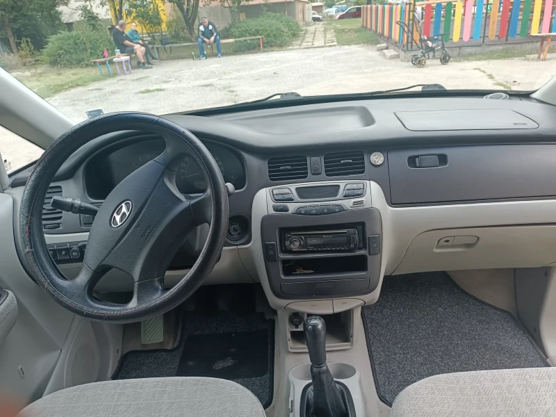 Hyundai Trajet, снимка 15 - Автомобили и джипове - 47381449