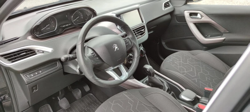 Peugeot 2008 1.6HDI* 92к.с* NAVI* , снимка 10 - Автомобили и джипове - 47486439