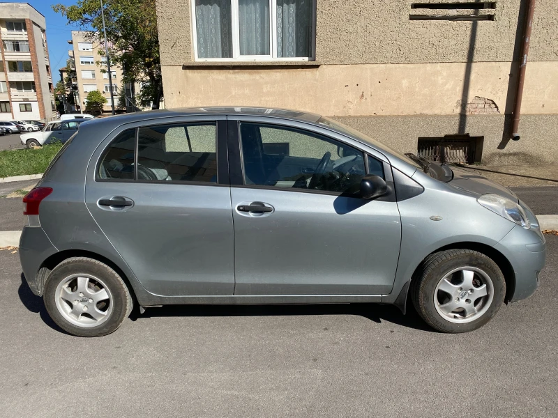 Toyota Yaris, снимка 2 - Автомобили и джипове - 47572780