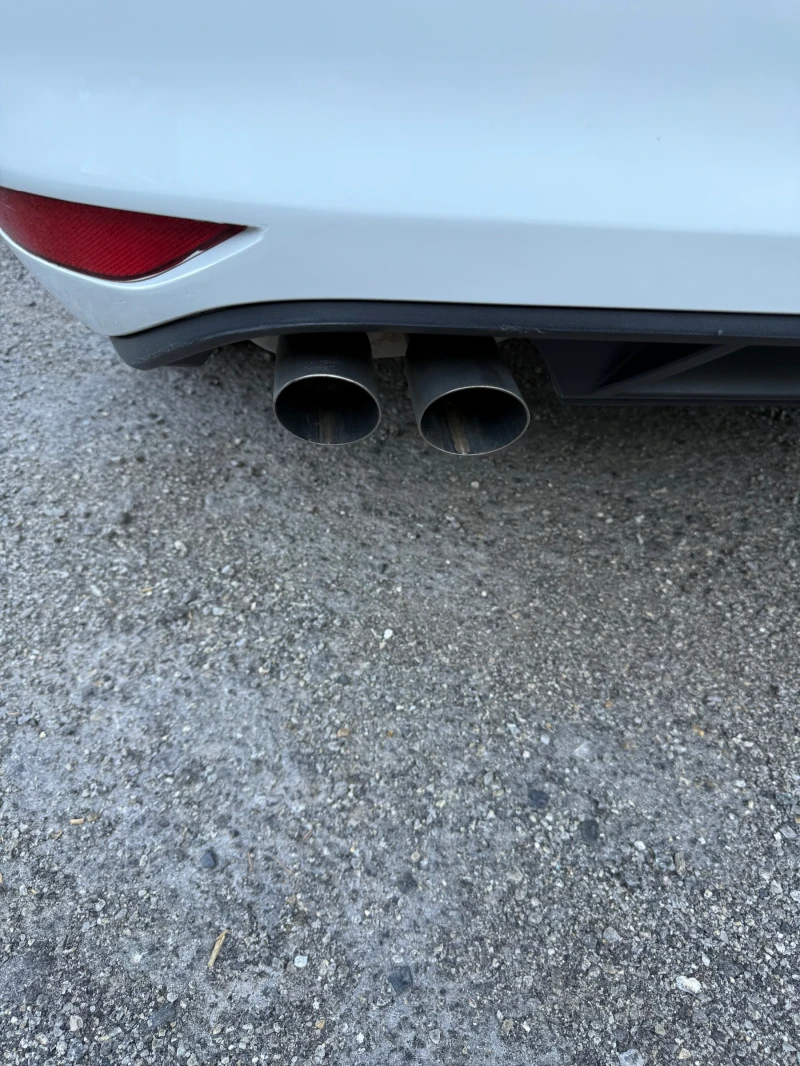 VW Golf 1.6 TDI, снимка 13 - Автомобили и джипове - 51748323