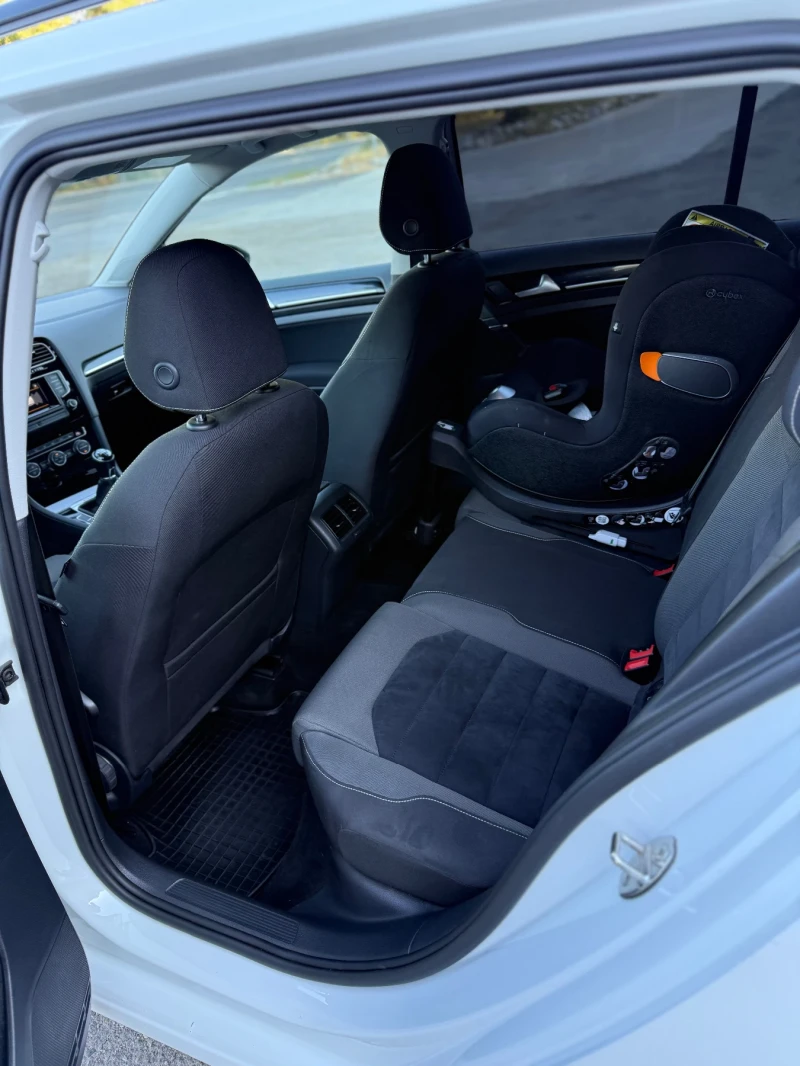 VW Golf 1.6 TDI, снимка 7 - Автомобили и джипове - 51748323