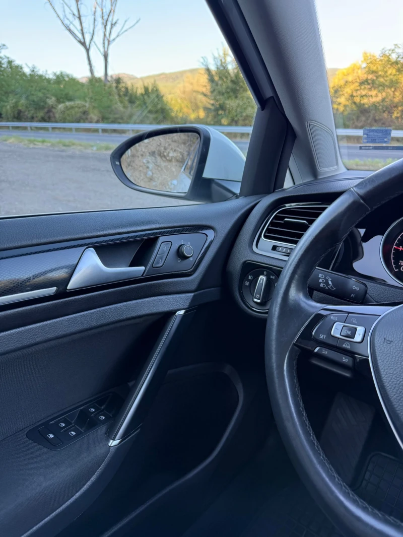 VW Golf 1.6 TDI, снимка 8 - Автомобили и джипове - 51748323