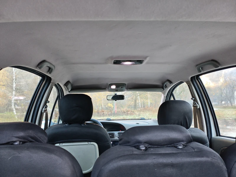 Renault Scenic 1.6 16V, снимка 16 - Автомобили и джипове - 52594556