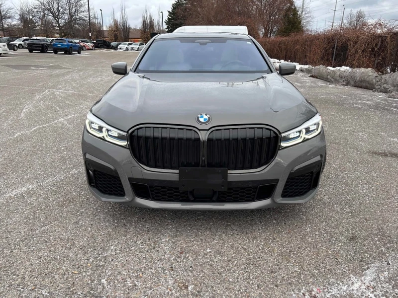 BMW 750 * 750i xDrive * CARFAX * БЕЗ ПЪРВОНАЧАЛНА ВНОСКА, снимка 6 - Автомобили и джипове - 52852495