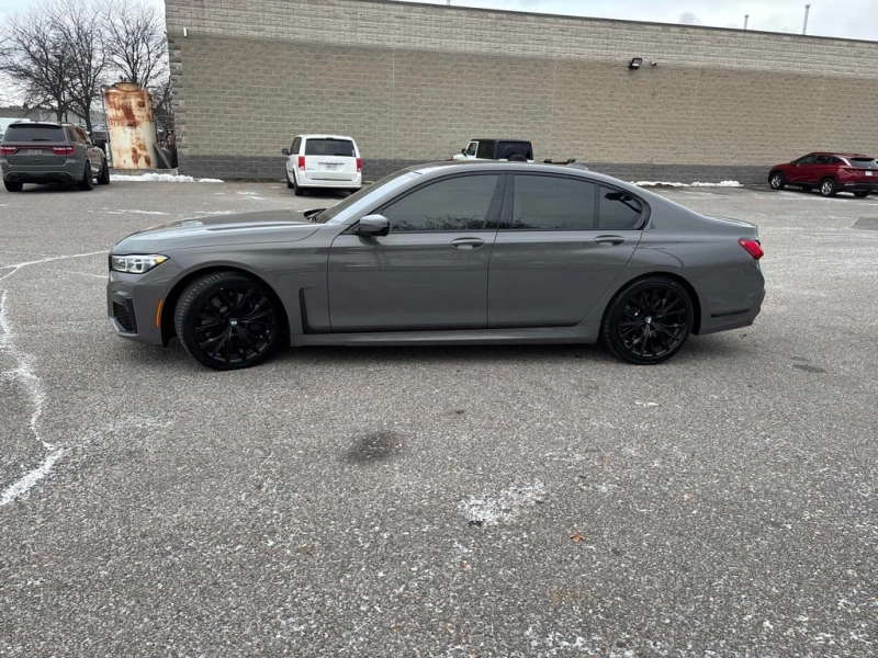 BMW 750 * 750i xDrive * CARFAX * БЕЗ ПЪРВОНАЧАЛНА ВНОСКА, снимка 2 - Автомобили и джипове - 52852495