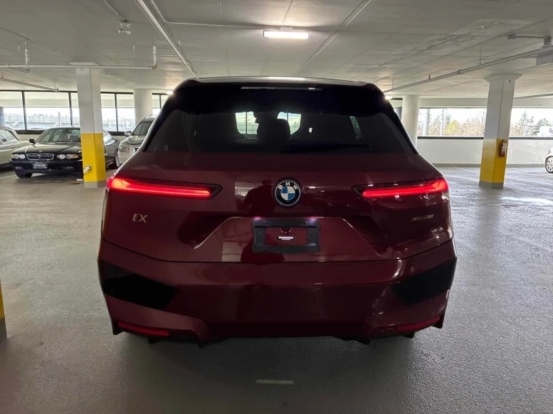 BMW iX * CARFAX * БЕЗ ПЪРВОНАЧАЛНА ВНОСКА, снимка 5 - Автомобили и джипове - 52908750