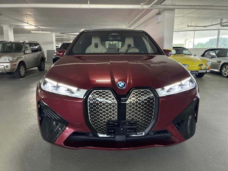 BMW iX * CARFAX * БЕЗ ПЪРВОНАЧАЛНА ВНОСКА, снимка 3 - Автомобили и джипове - 52908750