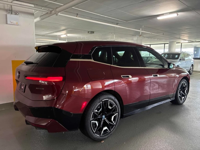 BMW iX * CARFAX * БЕЗ ПЪРВОНАЧАЛНА ВНОСКА, снимка 4 - Автомобили и джипове - 52908750