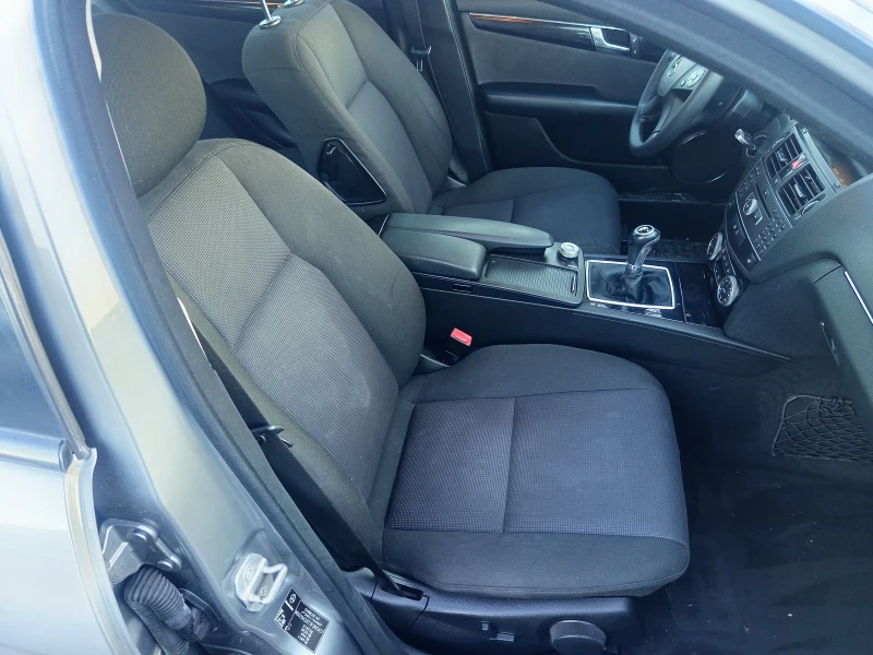 Mercedes-Benz C 220 CDI, снимка 14 - Автомобили и джипове - 53133837
