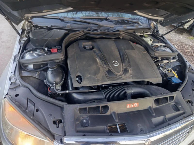 Mercedes-Benz C 220 CDI, снимка 10 - Автомобили и джипове - 53133837