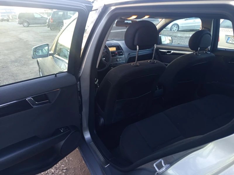 Mercedes-Benz C 220 CDI, снимка 5 - Автомобили и джипове - 53133837