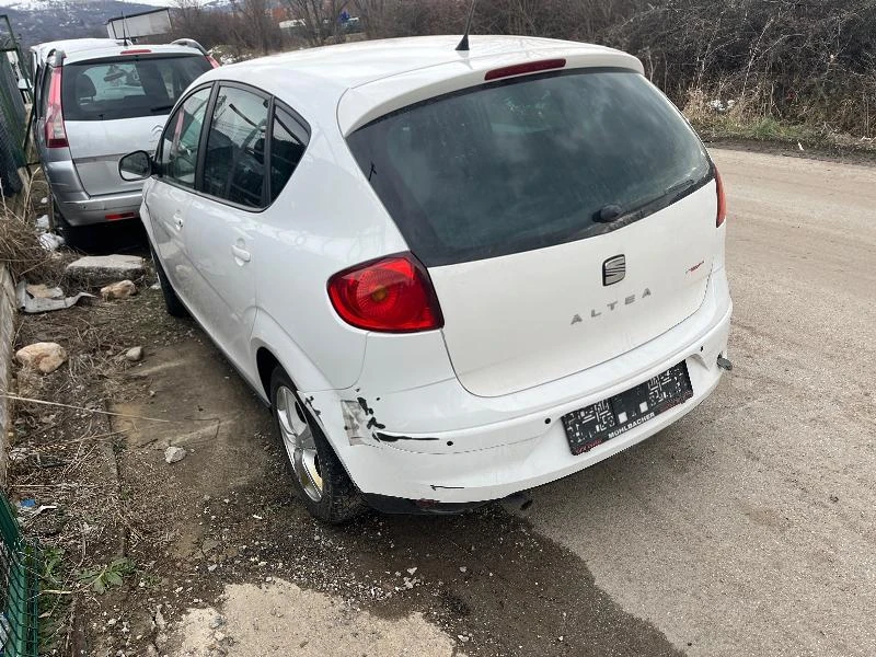 Seat Altea 1.6TDI 110, снимка 3 - Автомобили и джипове - 46426130