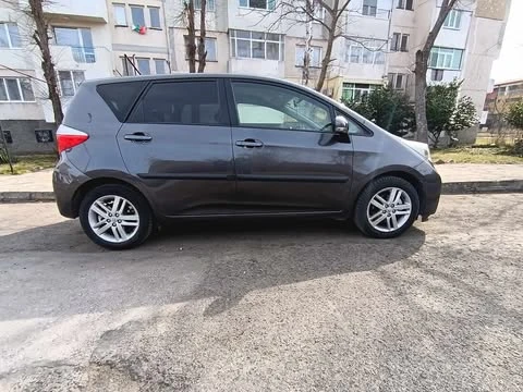 Toyota Verso S, снимка 1 - Автомобили и джипове - 49314302