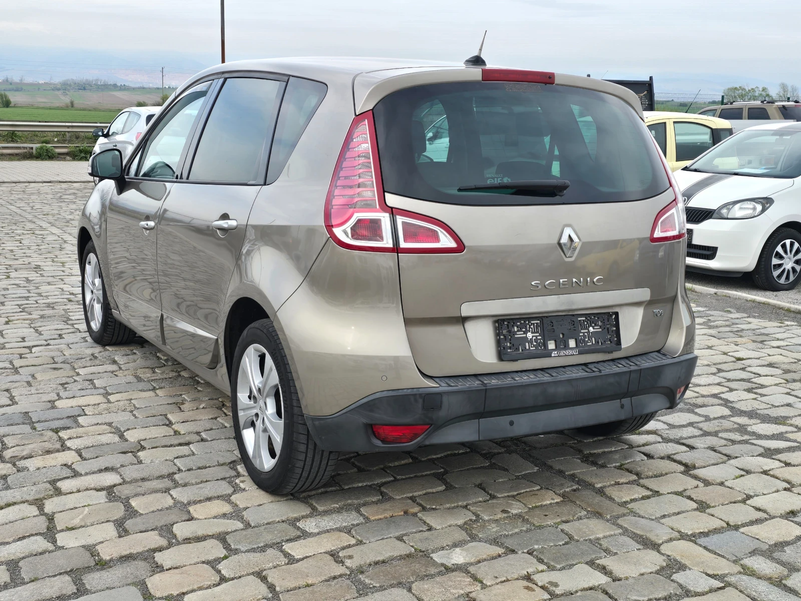 Renault Scenic 1.4i 131 кс NAVI ЕВРО 5 - изображение 8
