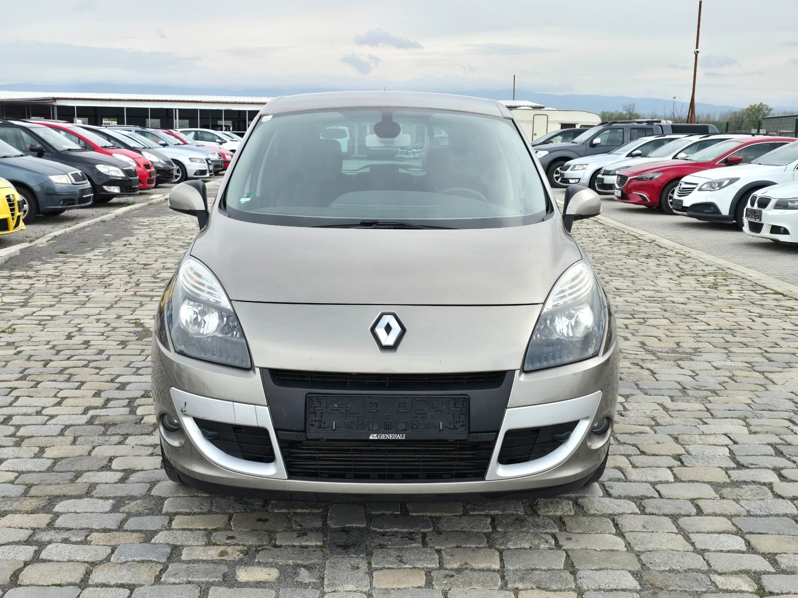 Renault Scenic 1.4i 131 кс NAVI ЕВРО 5 - изображение 2