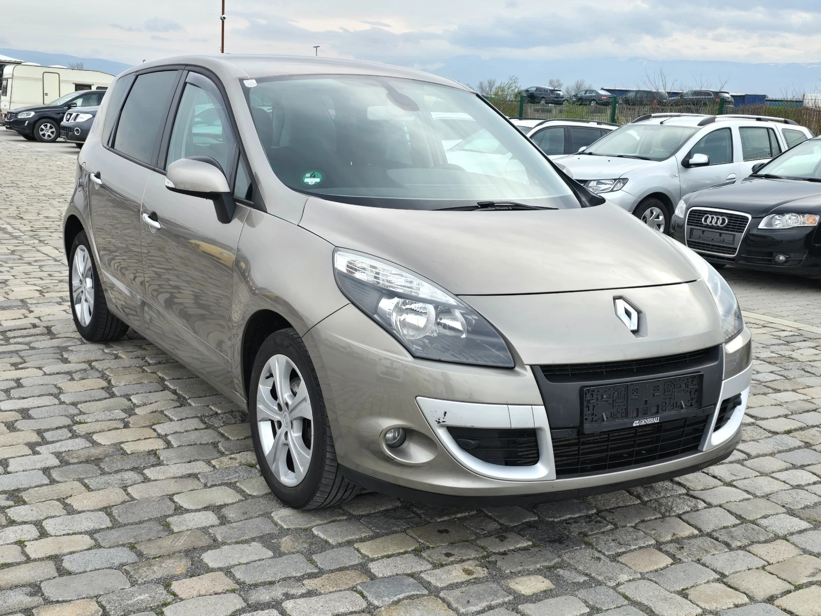 Renault Scenic 1.4i 131 кс NAVI ЕВРО 5 - изображение 3