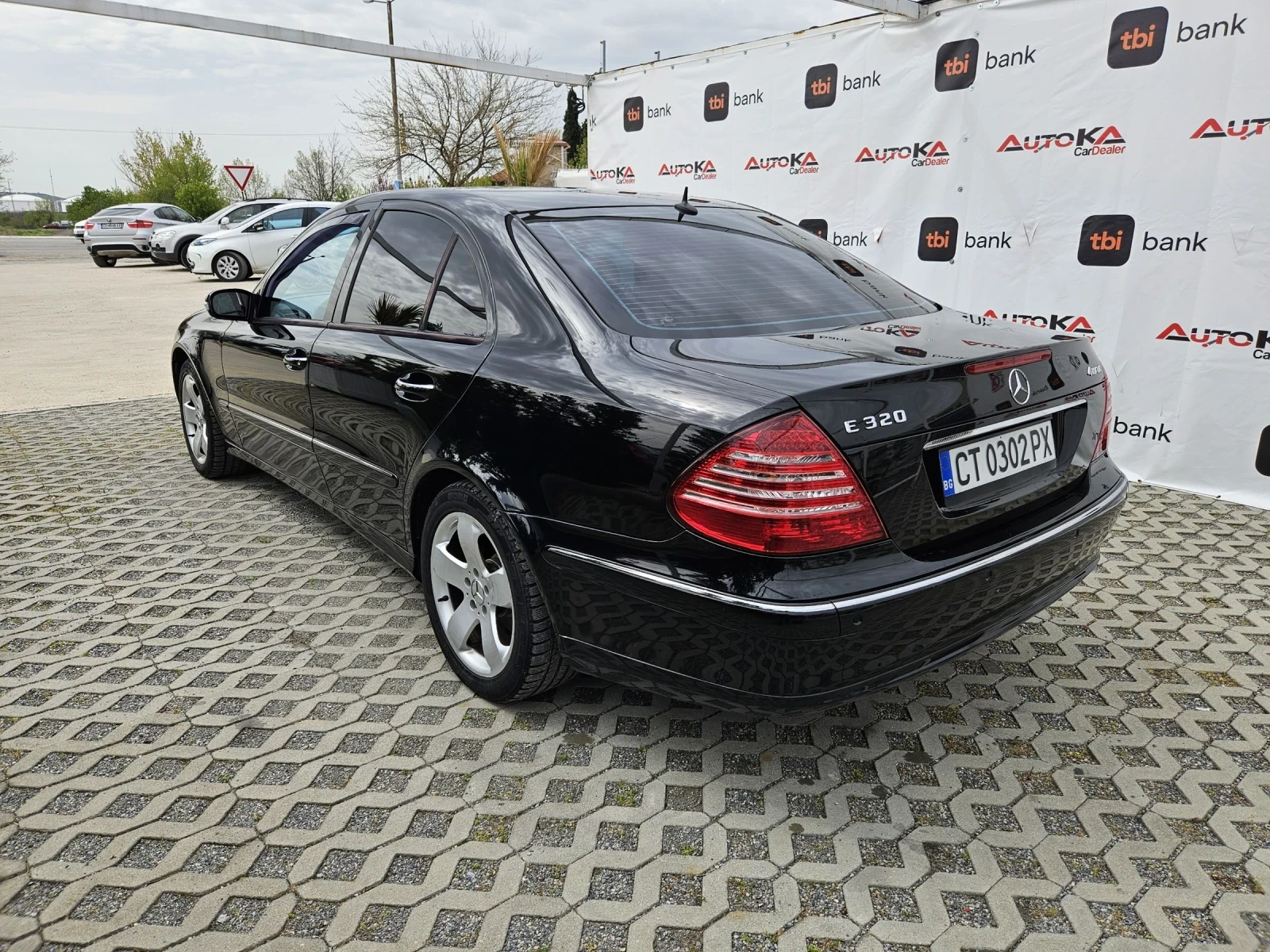 Mercedes-Benz E 320 3.2i-224кс= АВТОМАТ= 4Х4= ОБДУХВАНЕ= ШИБЕДАХ - изображение 5