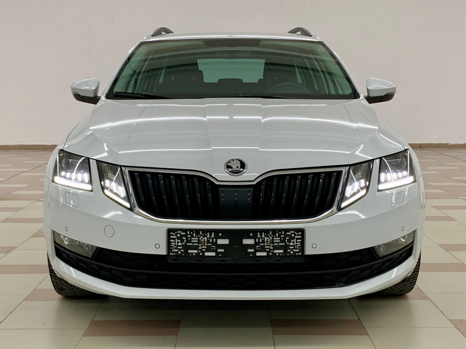 Skoda Octavia 2.0TDI 4x4 DSG 184кс. /DISTRONIC/PODGREV/ - изображение 5
