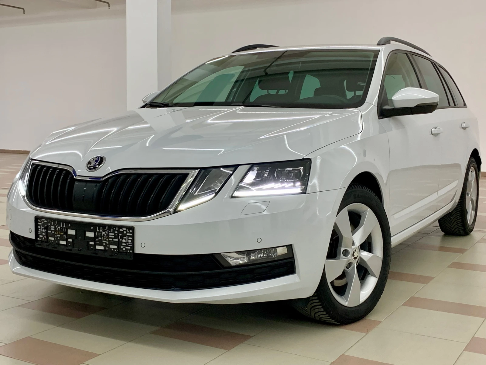 Skoda Octavia 2.0TDI 4x4 DSG 184. /DISTRONIC/PODGREV/ | Mobile.bg   1